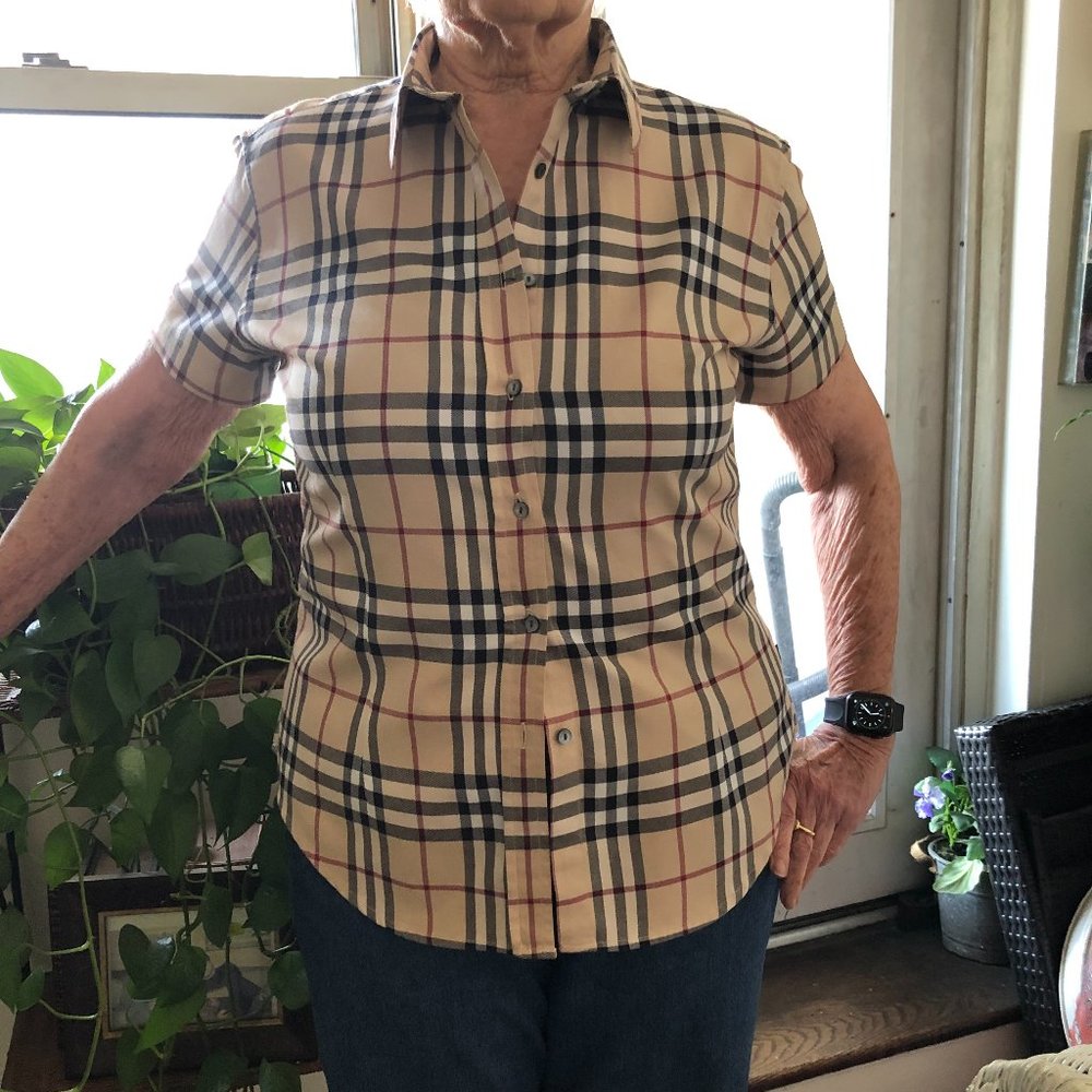Vintage Burberry woman's short sleeve shirt